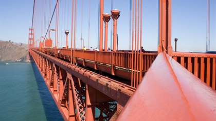 news-bridge-west-sidewalk