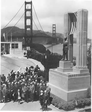 StraussStatue1949_000